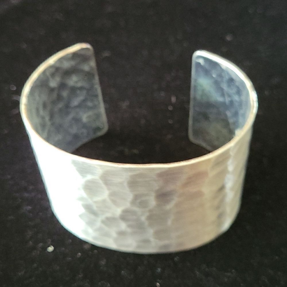 Silver  Hammered Cuff Fashion Jewelry - Picture 3 of 5